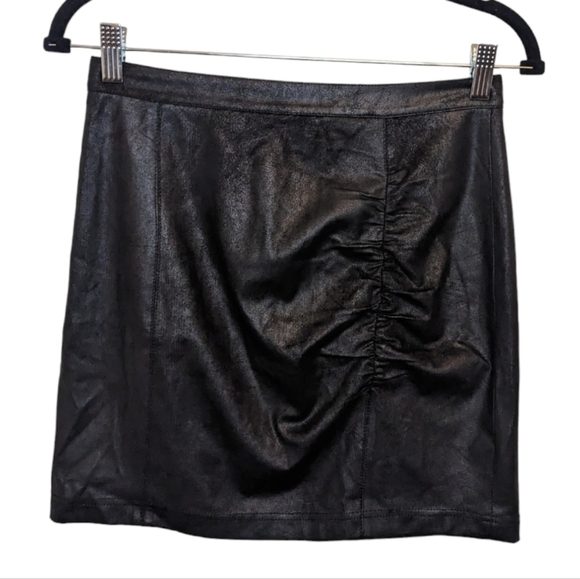 Free People Women's Rumi Ruched Faux Suede Mini Skirt 🖤✨ - Picture 5 of 11